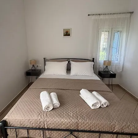 Petrounas House Daire *
